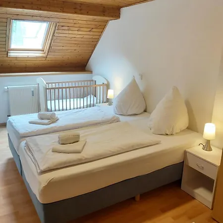 - Am Moselufer Holiday home *