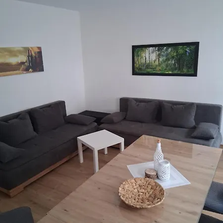 - Am Moselufer Semesterbostad