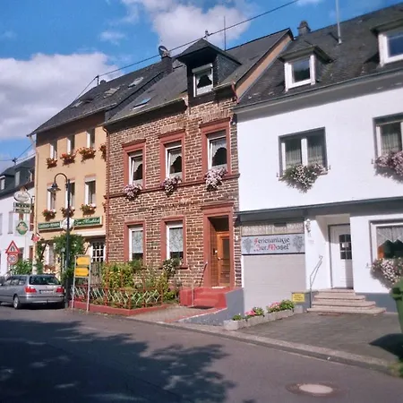 - Am Moselufer Hébergement de vacances *