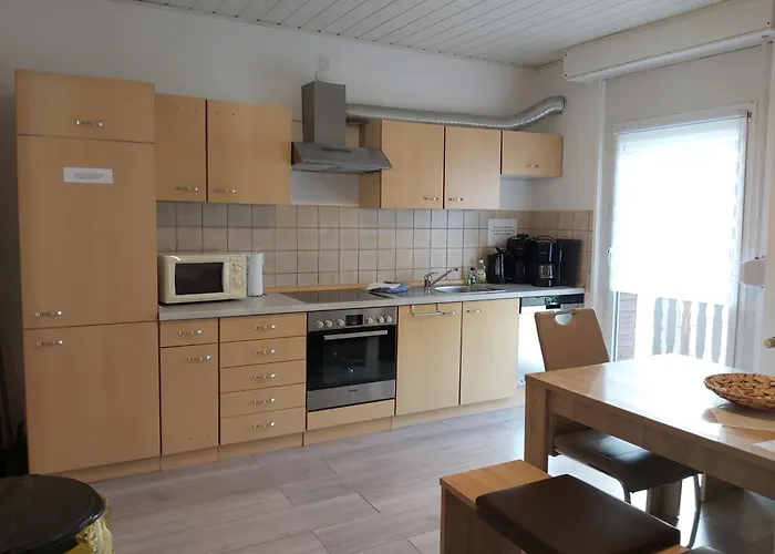 - Am Moselufer Semesterbostad Kövenig