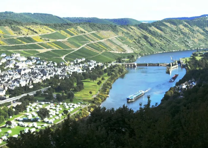 - Am Moselufer Casa vacanze